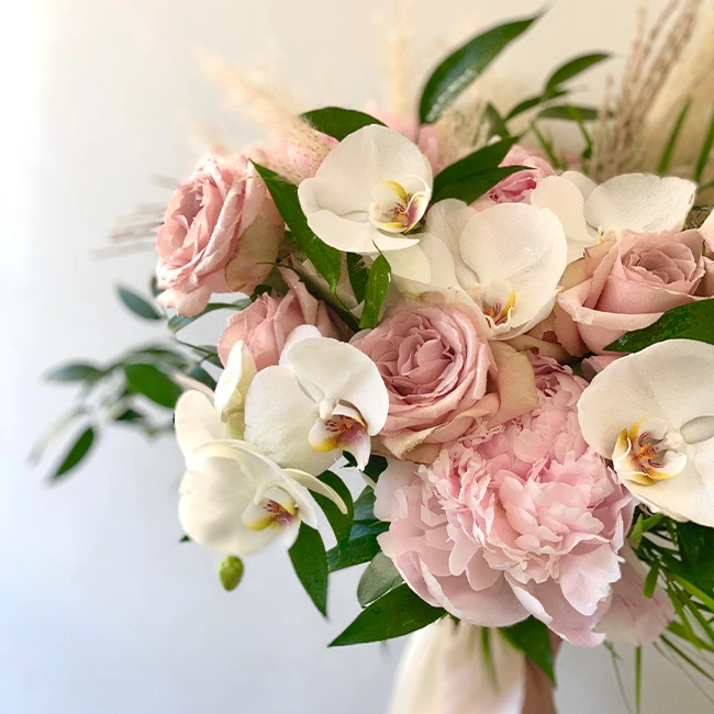 Four Awesome Tips for Choosing Your Wedding Flowers