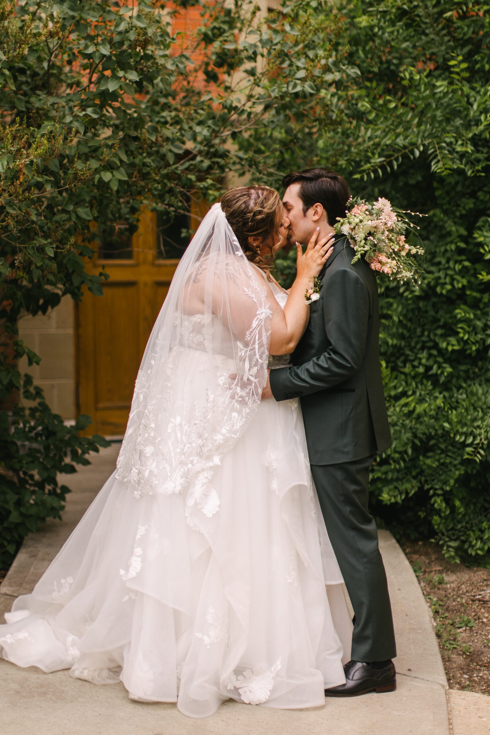 kirstenbraedywedding