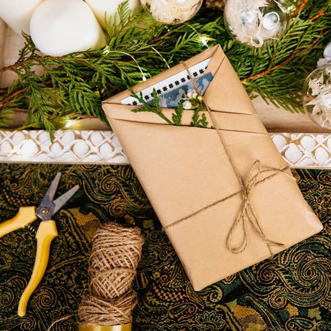 tutorial-book-wrap-with-card-pocket