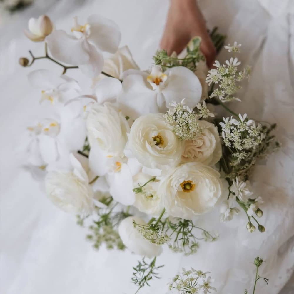 white gold winter wedding flowers white gold winter wedding flowers